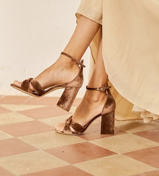 Flordeasoka Magritte 9 Cinnamon Heels Carousel 1