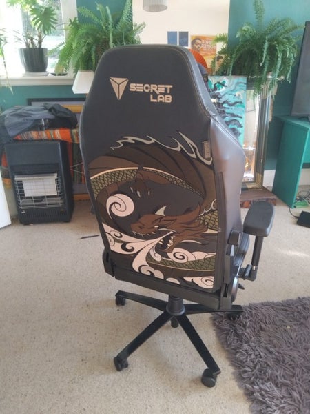 Secret lab league of legends Akali chair Carousel 1