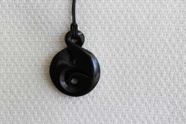 BEAUTIFUL KORU TWIST PENDANT KAWAKAWA / JADE #173S Carousel 3
