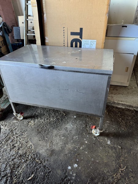 Stainless steel insulated brine tank Carousel 1