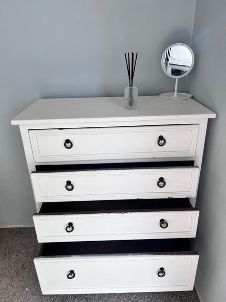Moving Sale – Bed, Fridge/Freezer, Drawer & Desk62863230767873114