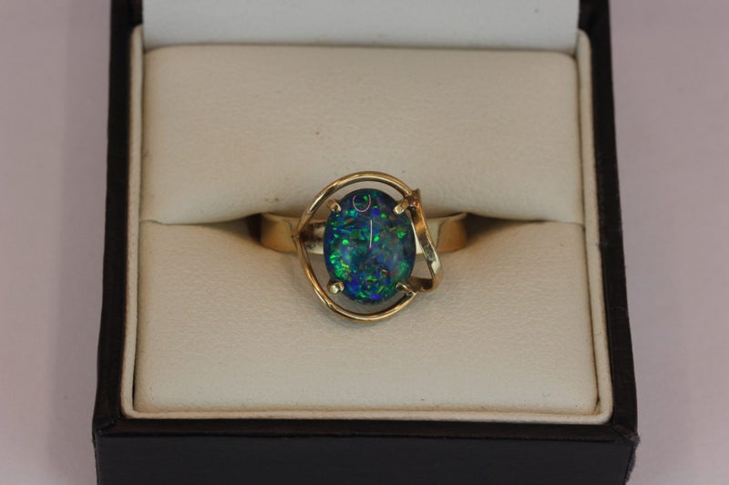9ct Opal ring Carousel 1