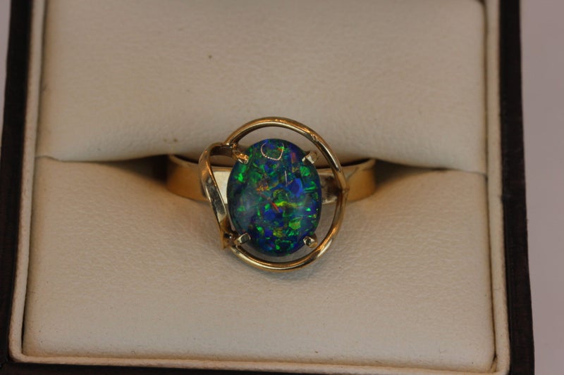 9ct Opal ring Carousel 8