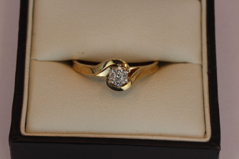 9ct Diamond ring Carousel 1