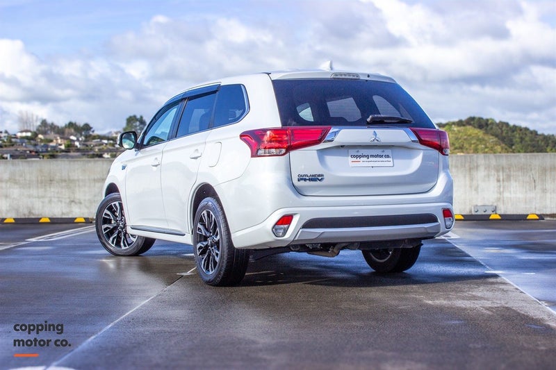 2016 Mitsubishi Outlander PHEV G Safety Package...62863256576769111