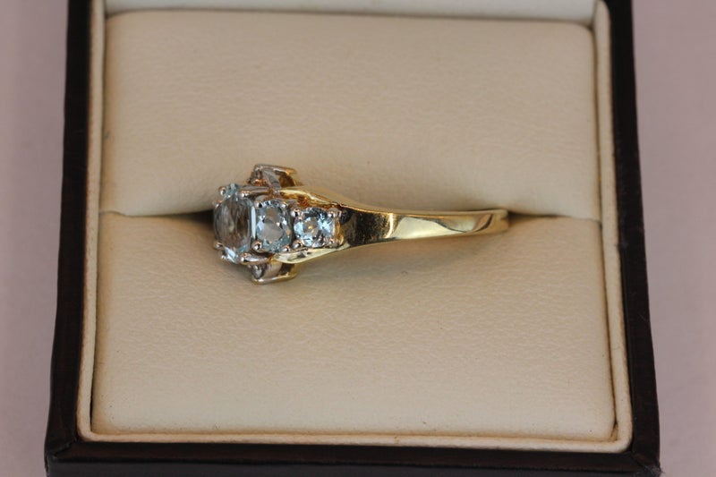 9ct Topaz & Diamond ring Carousel 2