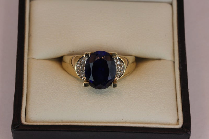 9ct Large Sapphire & Diamond ring Carousel 1