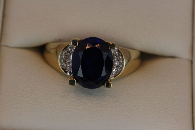 9ct Large Sapphire & Diamond ring Carousel 8