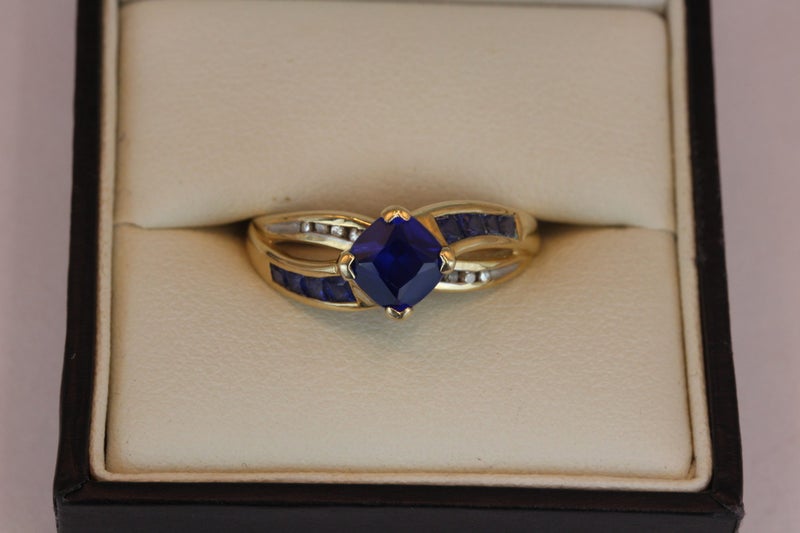 Modern 9ct Sapphire & Diamond ring Carousel 1