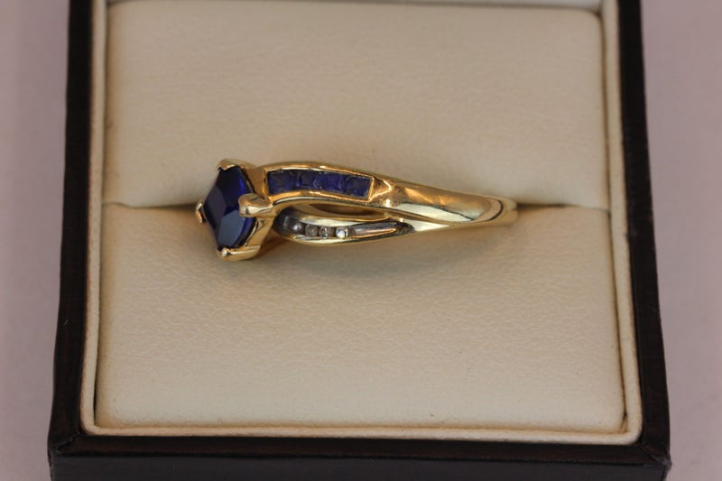 Modern 9ct Sapphire & Diamond ring Carousel 2