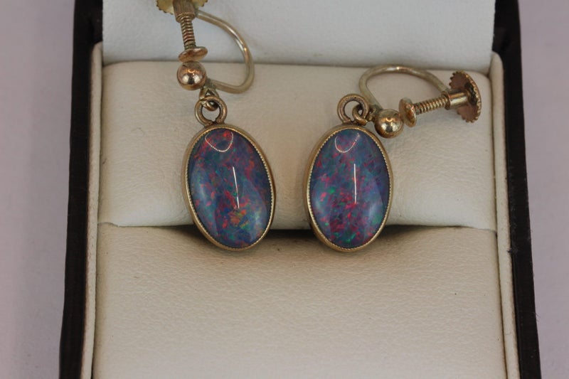 9ct Opal earrings Carousel 1