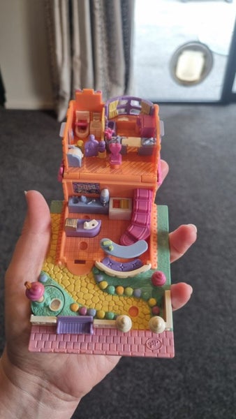 Vintage polly pocket icecream shop Carousel 2