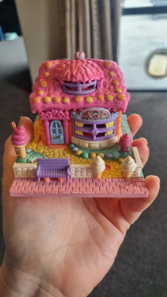 Vintage polly pocket icecream shop Carousel 1