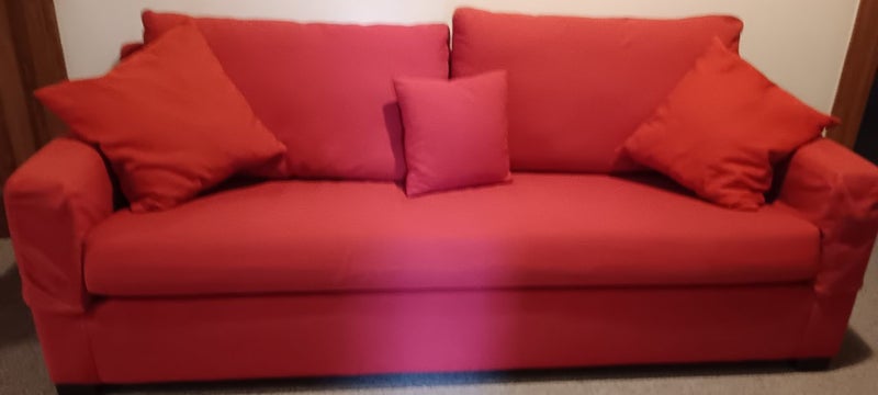 Large 3/4 seat lounge suite.62864735190017113
