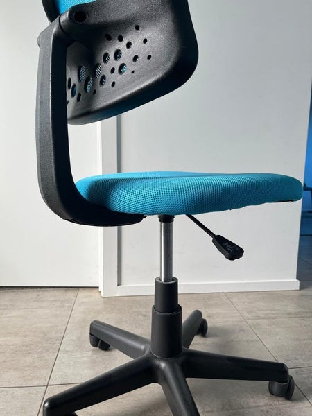 Blue office chair Carousel 3
