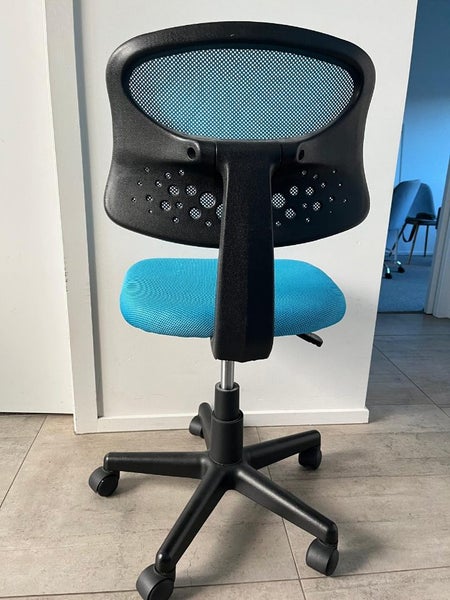 Blue office chair Carousel 2