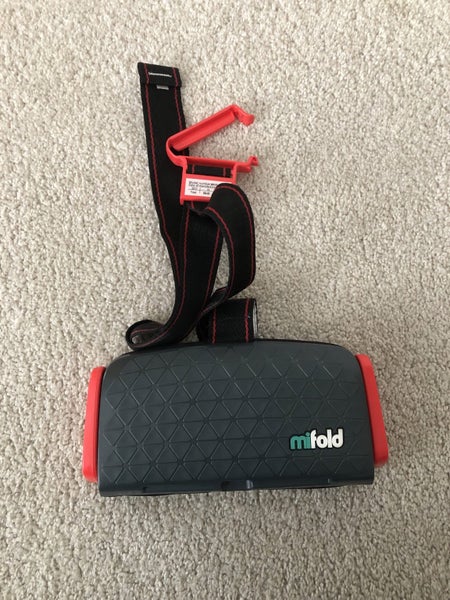 Milford grab go compact car booster 15-36kg child seat Carousel 1