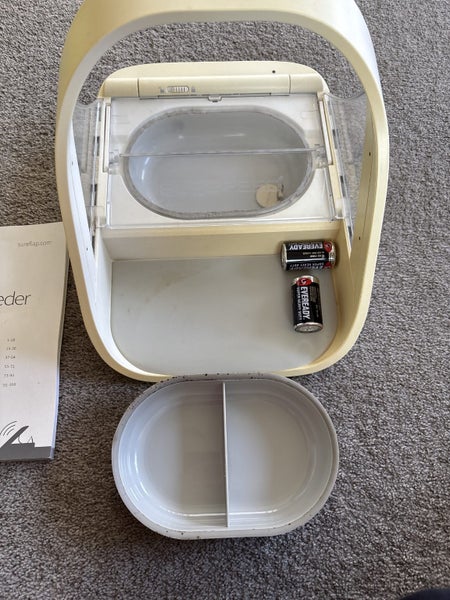 Microchip Pet Feeder Carousel 1