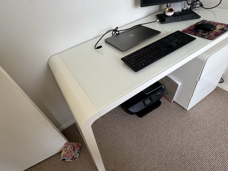 Quality desk with drawers Carousel 3
