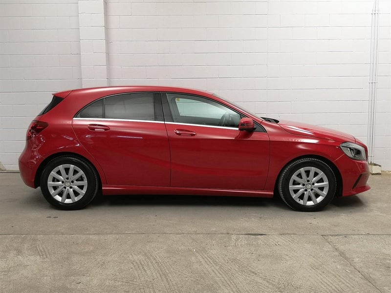 2016 Mercedes-Benz A 180 Nice Shinny Red with L...62866855302017112