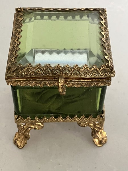 Vintage vitrine ring or trinket box629607229524501111