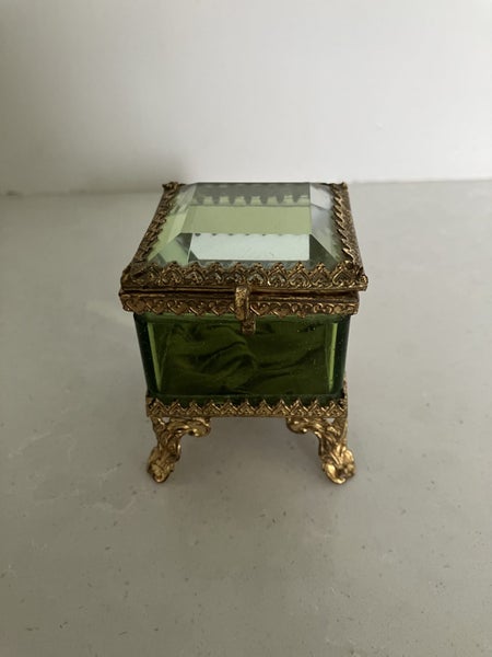 Vintage vitrine ring or trinket box62960722952450111