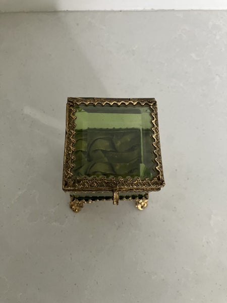 Vintage vitrine ring or trinket box62960722952450112