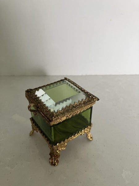 Vintage vitrine ring or trinket box62960722952450113