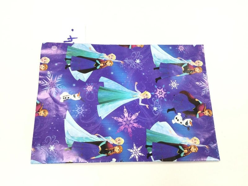 Frozen wrapping paper Carousel 2