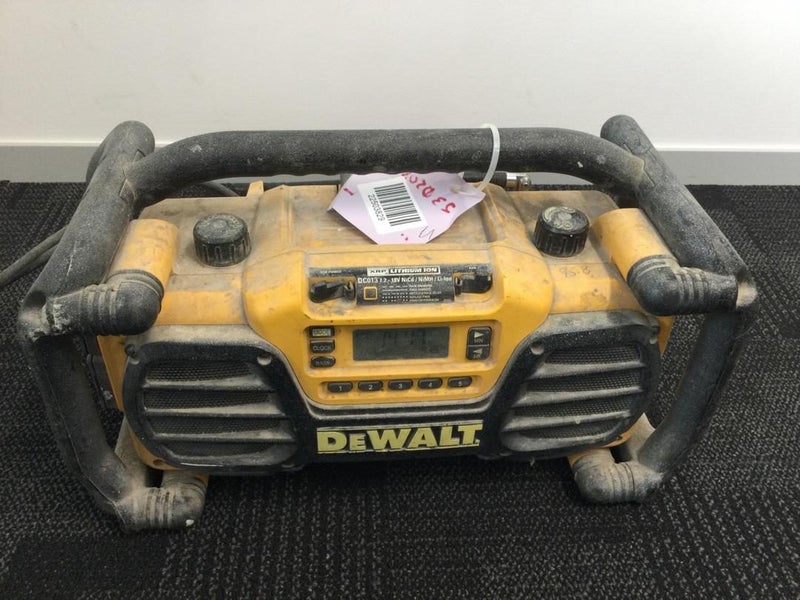 Dewalt Radio Carousel 1