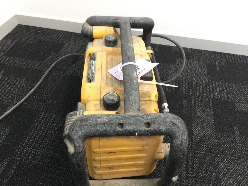 Dewalt Radio Carousel 5