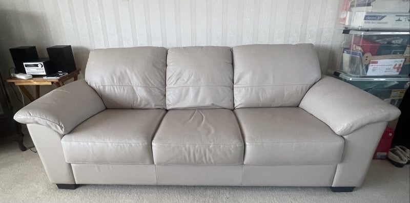 Three Seater Leather Couch62863852158593111