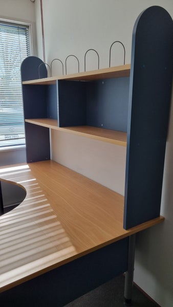 Free Desk with Hutch and meeting table extension Carousel 2