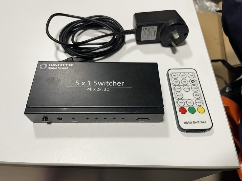 DIGITECH 5 x HDMI Switch Carousel 1