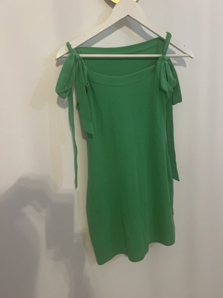 Caitlin Crisp dress s8 Carousel 2