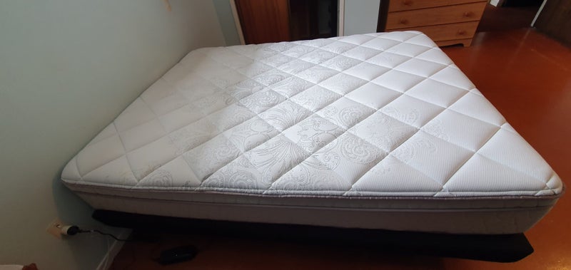 Queen Bed Base & Mattress - Electric & Adjustable62932725440259114