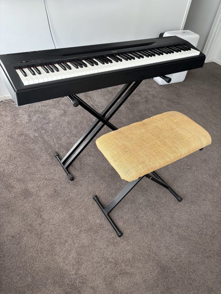 Yamaha digital piano with stand and chair628658286072341120