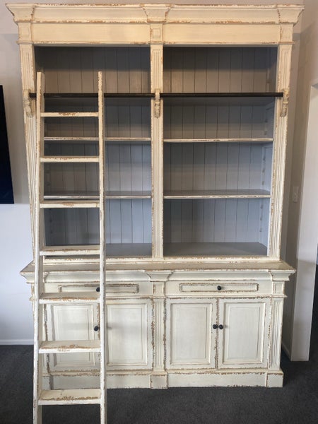 Bookcase with ladder628638521297931123