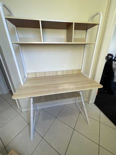 Desk with shelves Carousel 1