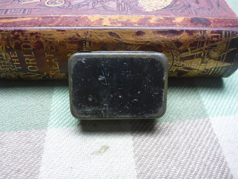 Awesome Old Vintage Safety Razor Tin The 1934 Laurel "Dumb Bell" Razor Tin Carousel 2