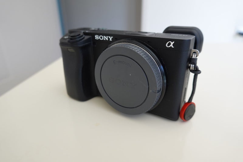 Sony Alpha A6400 Camera with 3 Lens / Batteries / Filter / Strap629327267581451115