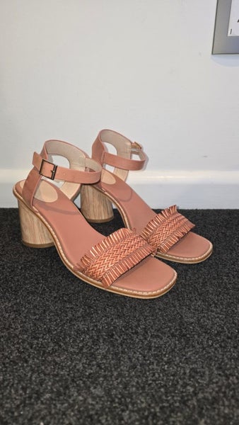 Burgandy Heels Carousel 2