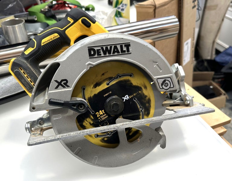 DeWALT 18V XR Brushless Circular Saw (DCS570) - $1 Reserve (Box L) Carousel 1