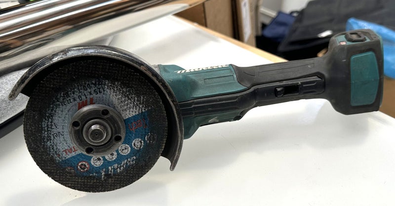 Makita 40V Max XGT 125mm Paddle Switch Angle Grinder (GA013G) - $1 Res (PU17) Carousel 2