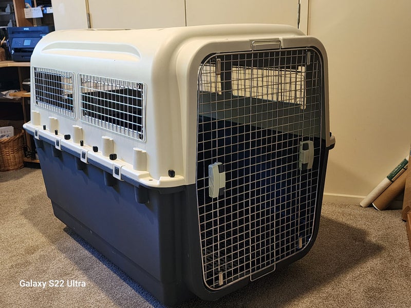 Dog crate Carousel 1