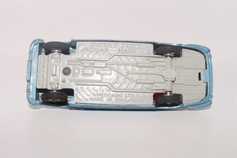 Dinky Toy - One of Many I'm Listing - Jaguar Mark X with Luggage Carousel 7