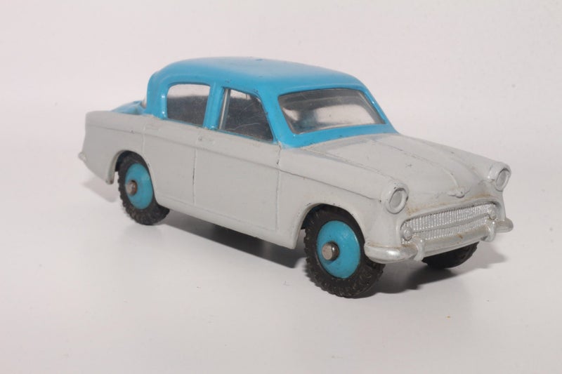 Dinky Toy - One of Many I'm Listing- Hillman Minx Carousel 1