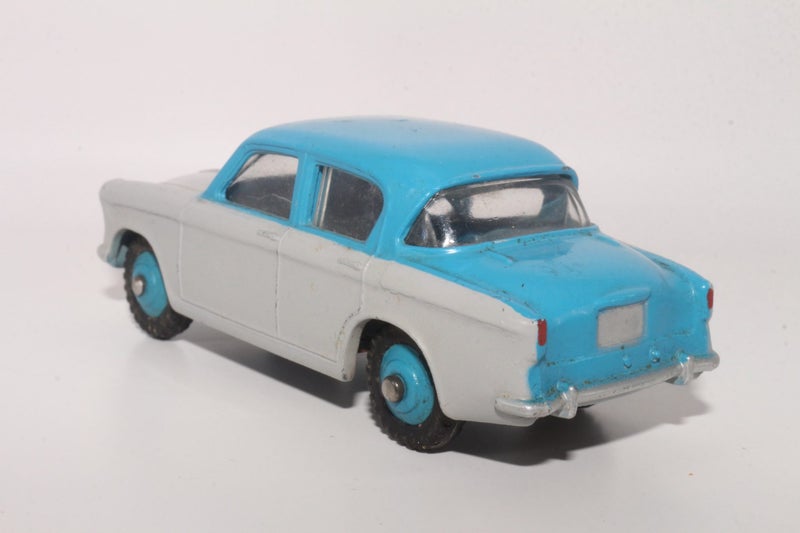 Dinky Toy - One of Many I'm Listing- Hillman Minx Carousel 2