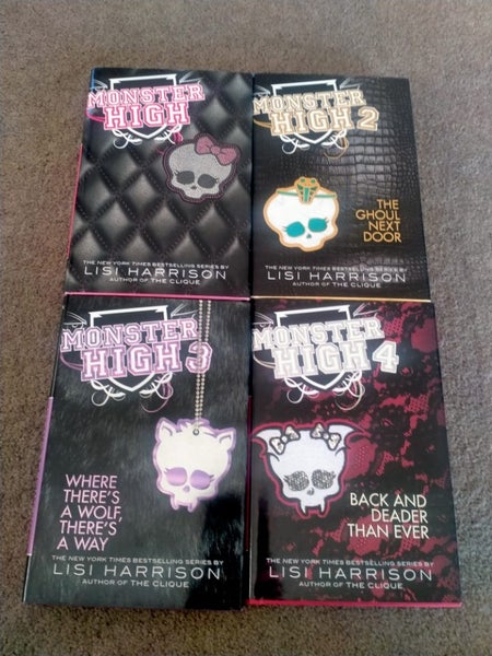 Monster High Novels x 4 - Lisi Harrison Carousel 1