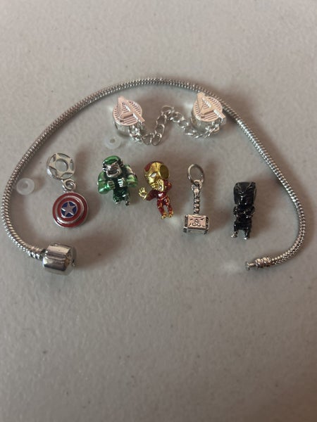 Avengers charm bracelet Carousel 1